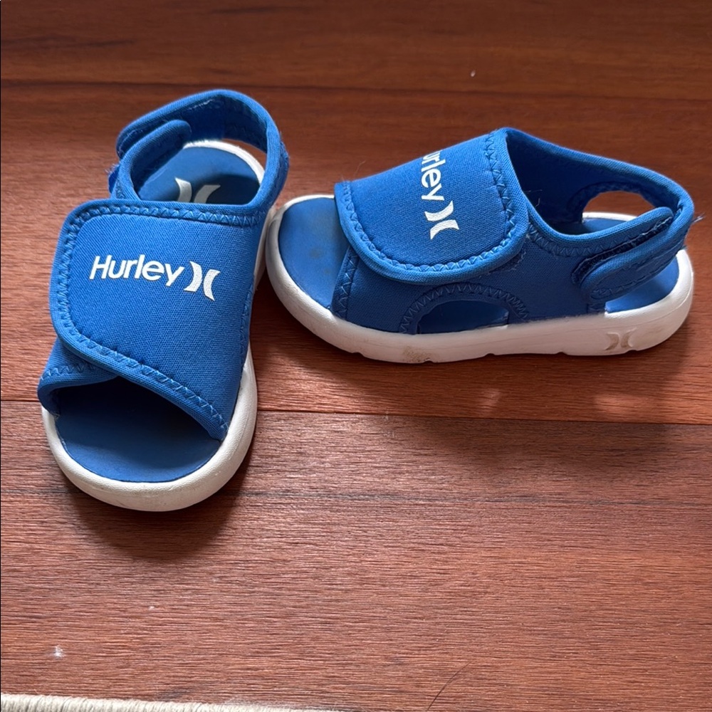 Hurley Blue and White Sandals Comfortable Slip-On Design